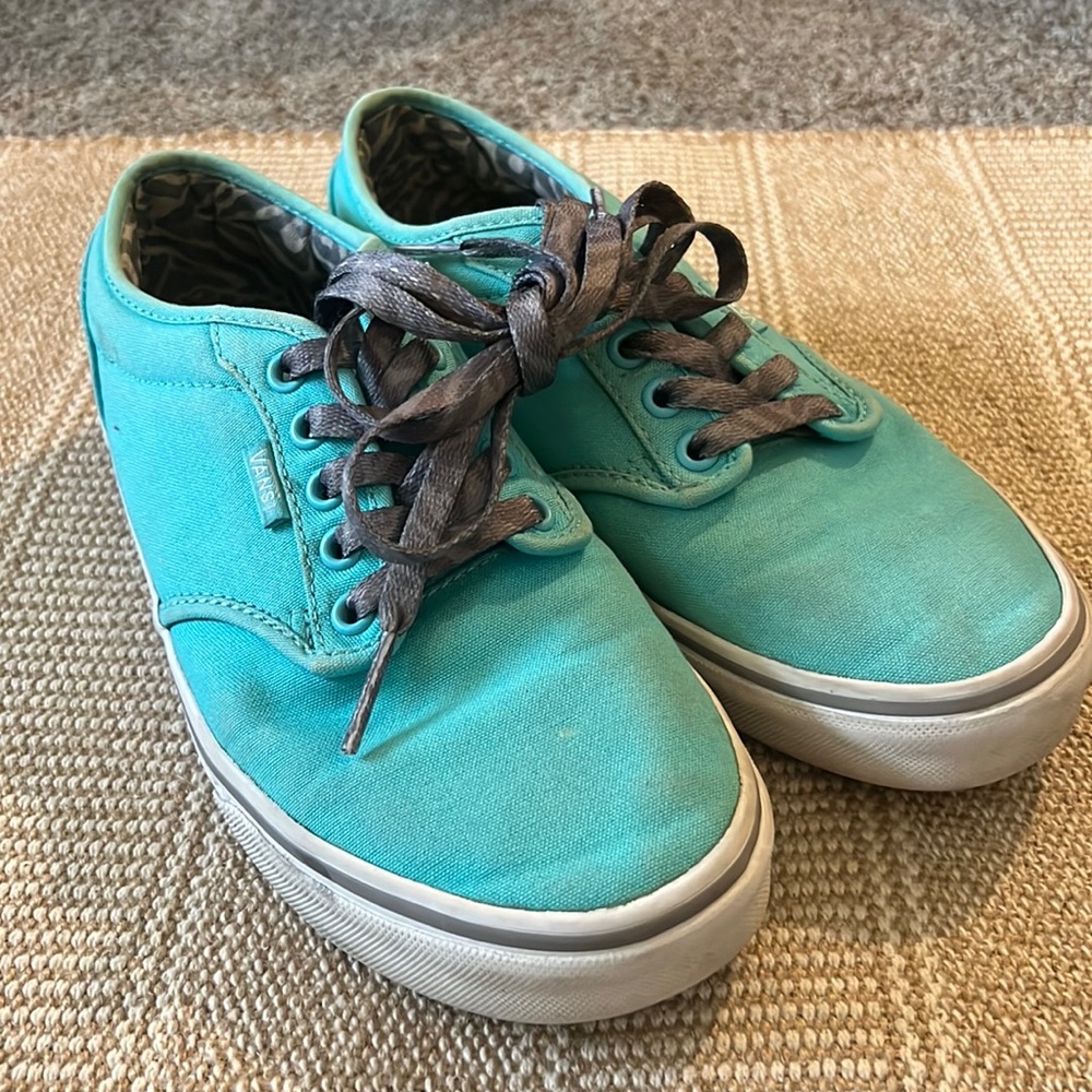 Vans women’s 8 teal blue shoes